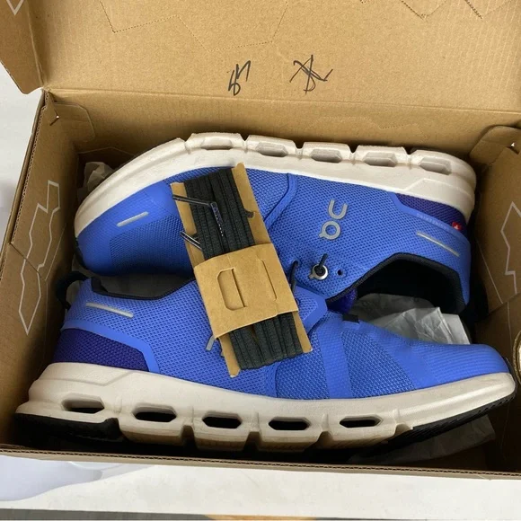 On Runninh Cloud Sky sneakers are lightweight, blue agile running shoes size Y6 - Picture 3 of 11